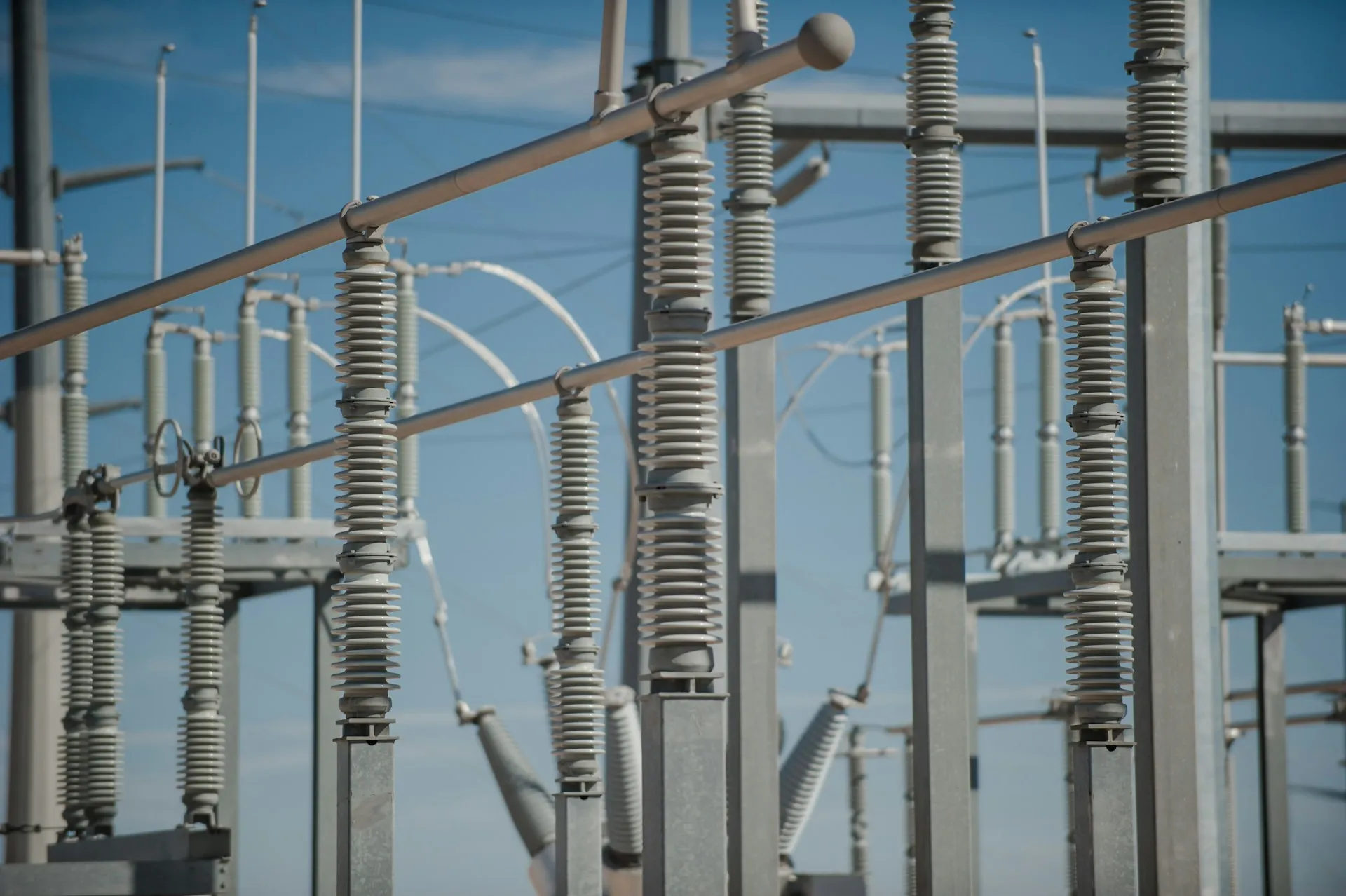 Sistema Eléctrico Nacional inicia la semana con dos alertas