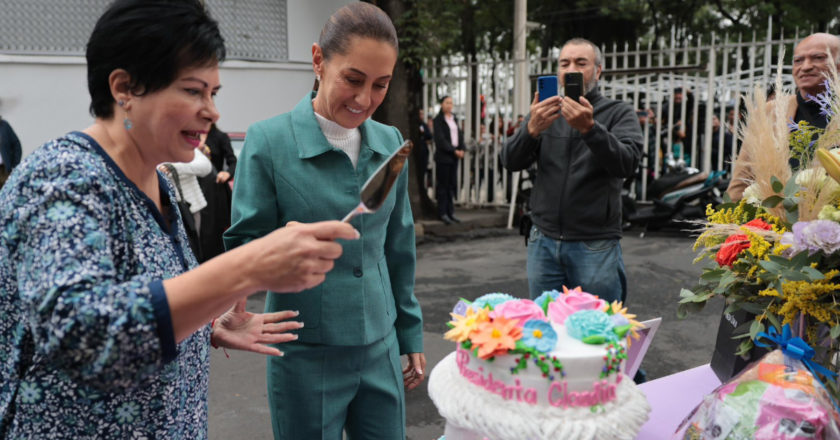 Festejan cumpleaños a Sheinbaum en casa de transición; “Es un día normal de trabajo