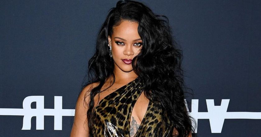 Rihanna anuncia su nueva línea de productos para el cabello