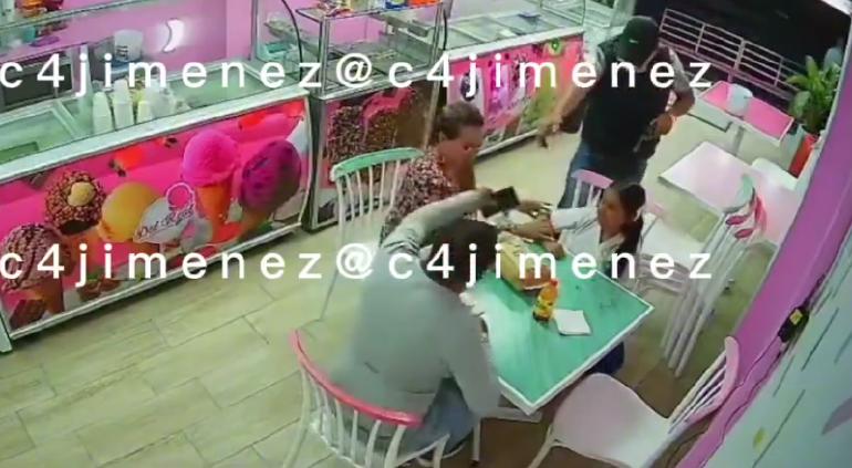 Asaltan a familia en heladería en Edomex