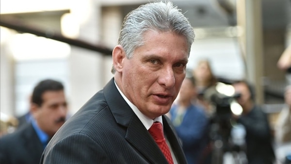 Presidente cubano, Miguel Díaz-Canel, llega a México para investidura de Claudia Sheinbaum