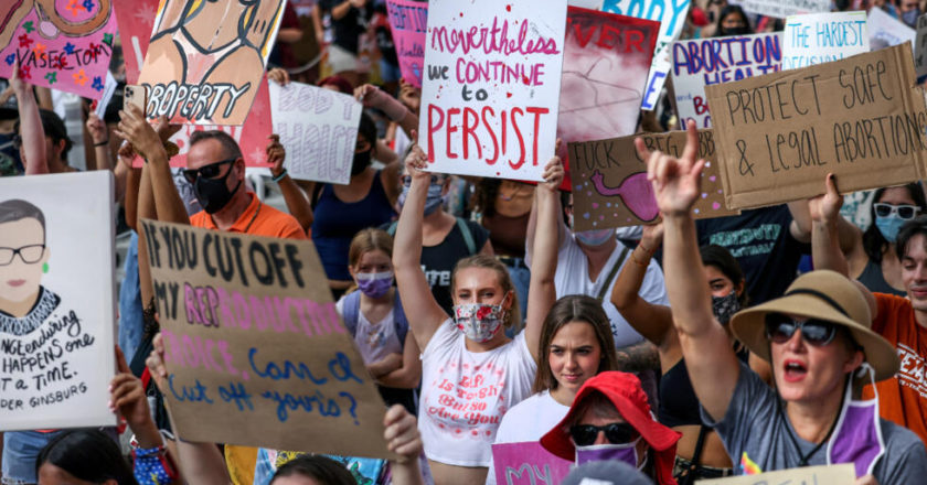 Mujeres en Texas esperan que Harris les devuelva el derecho a abortar