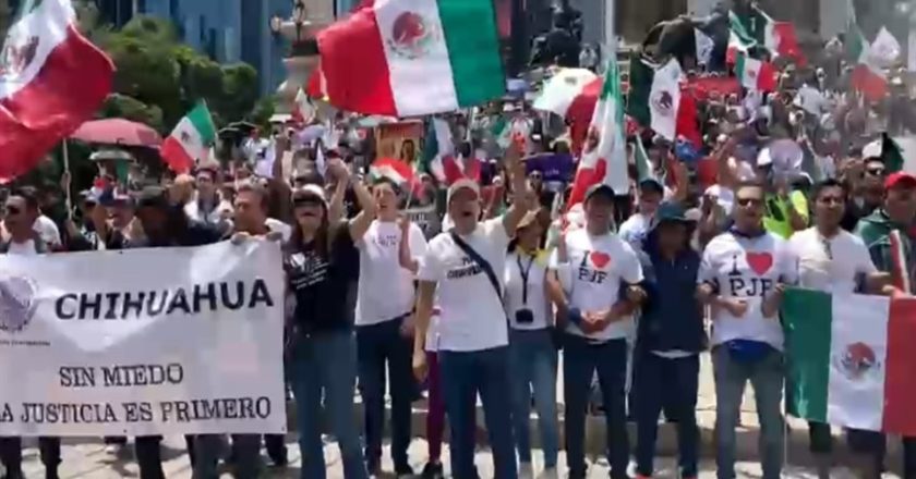 Trabajadores del Poder Judicial protestan contra la reforma al sector en la CDMX