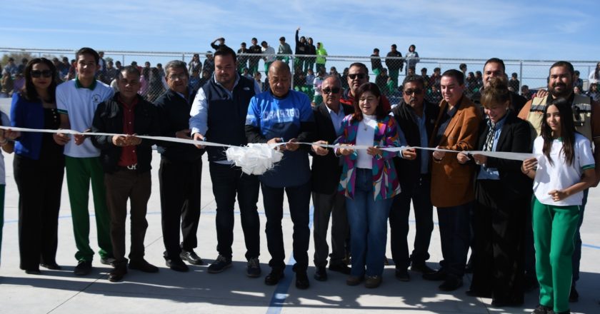 Benefician con cancha de fútbol rápido a 579 estudiantes de la Secundaria Técnica No.35 de Camargo