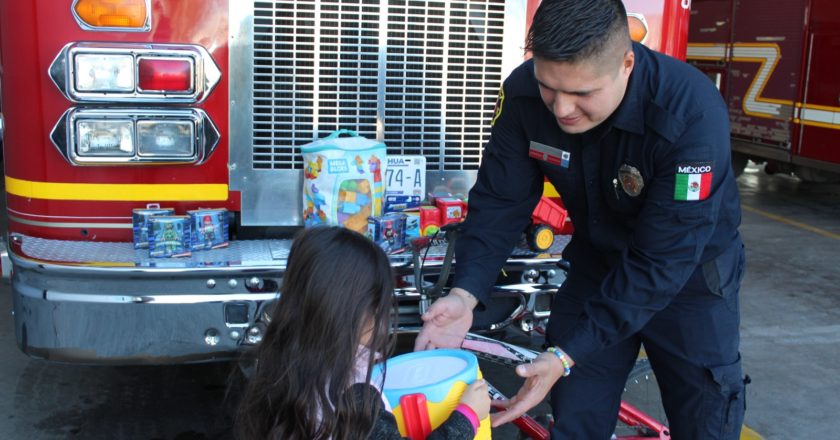 Invita bomberos a participar en la colecta de juguetes “BOMBEROTÓN” en favor de niñas y niños